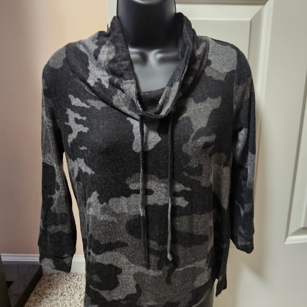 New York & Company Black and Gray Camouflage Cowl Neck Top